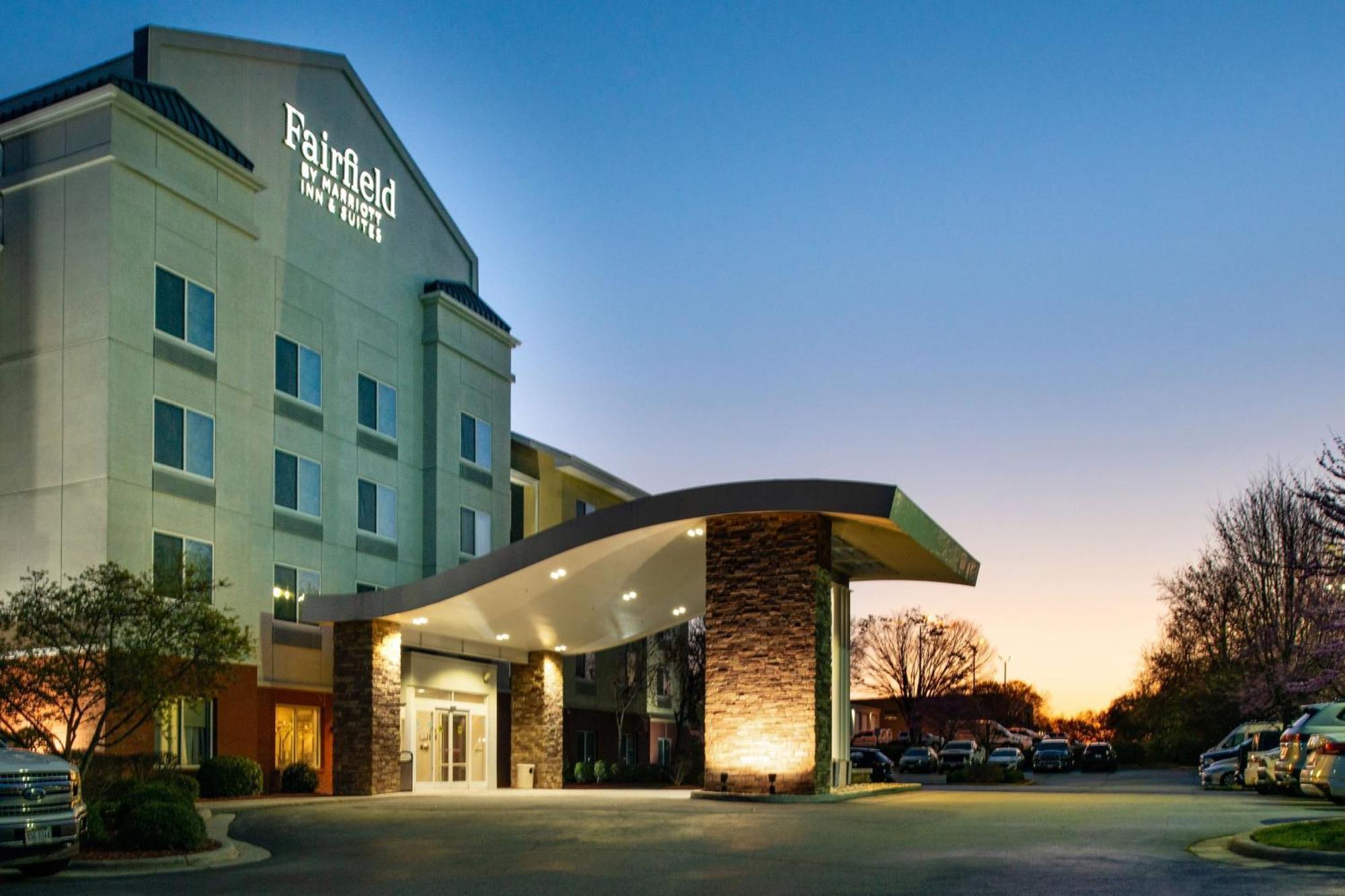 Fairfield Inn & Suites Greensboro Wendover Exterior foto
