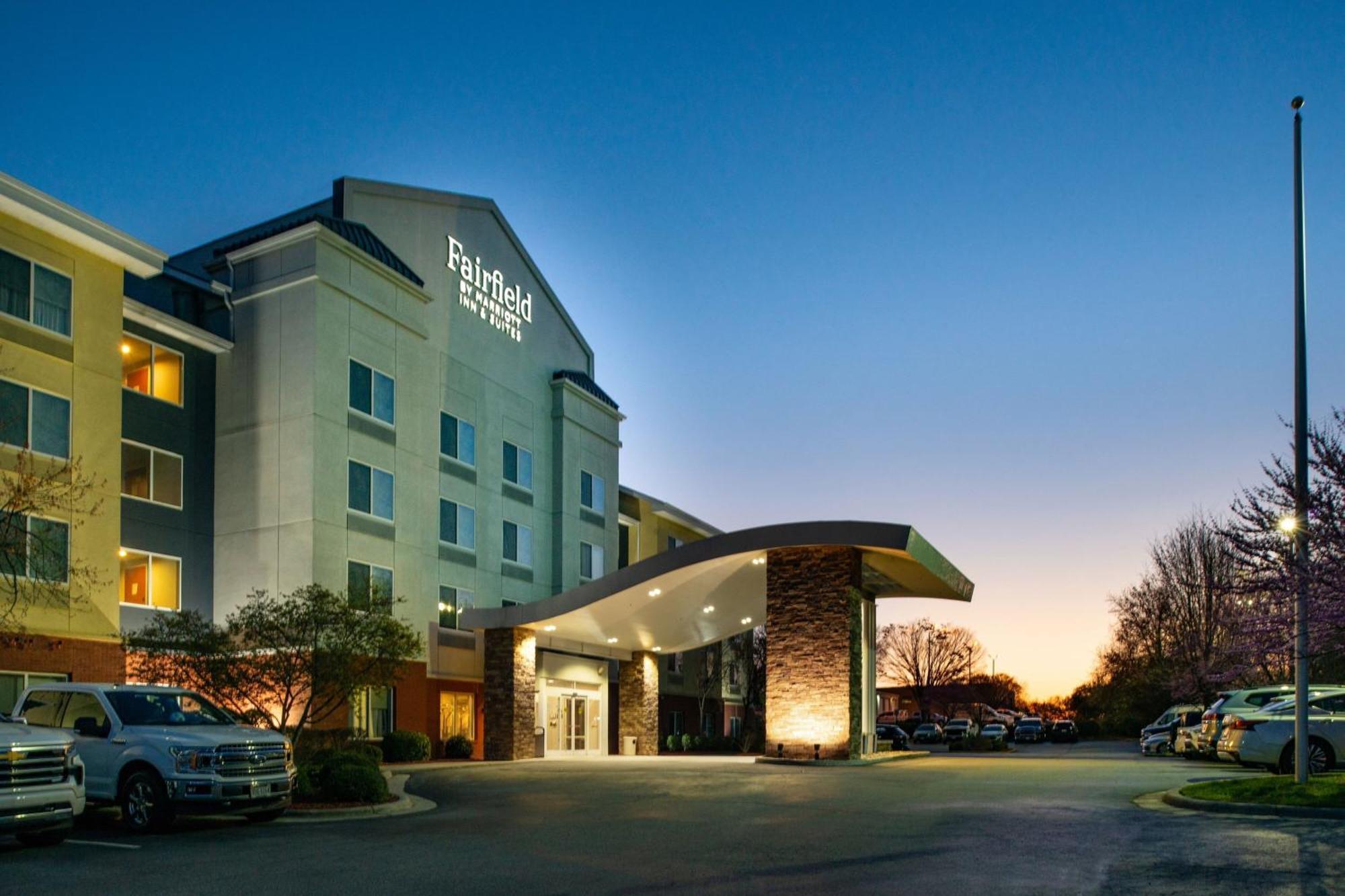 Fairfield Inn & Suites Greensboro Wendover Exterior foto