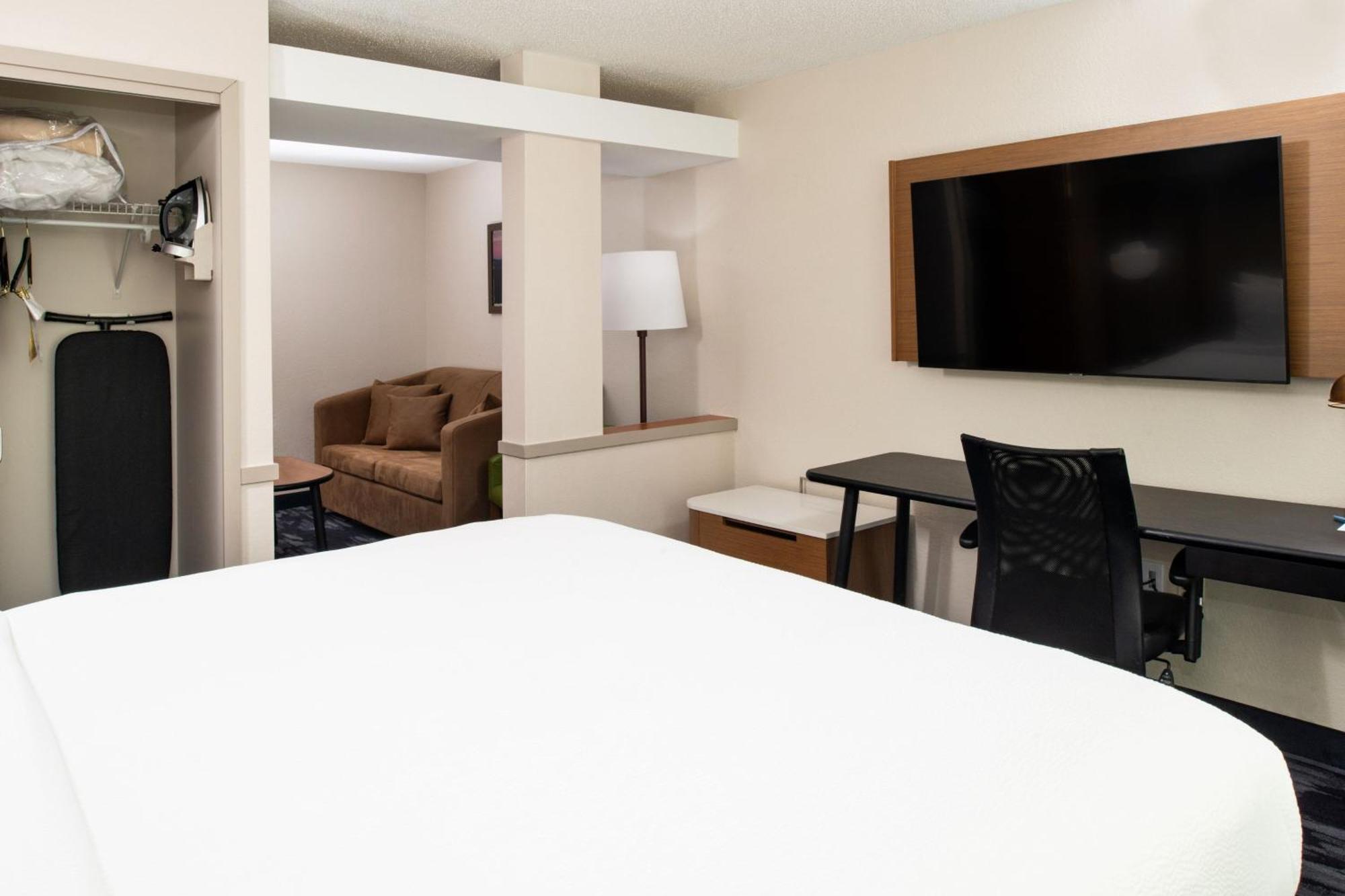 Fairfield Inn & Suites Greensboro Wendover Exterior foto