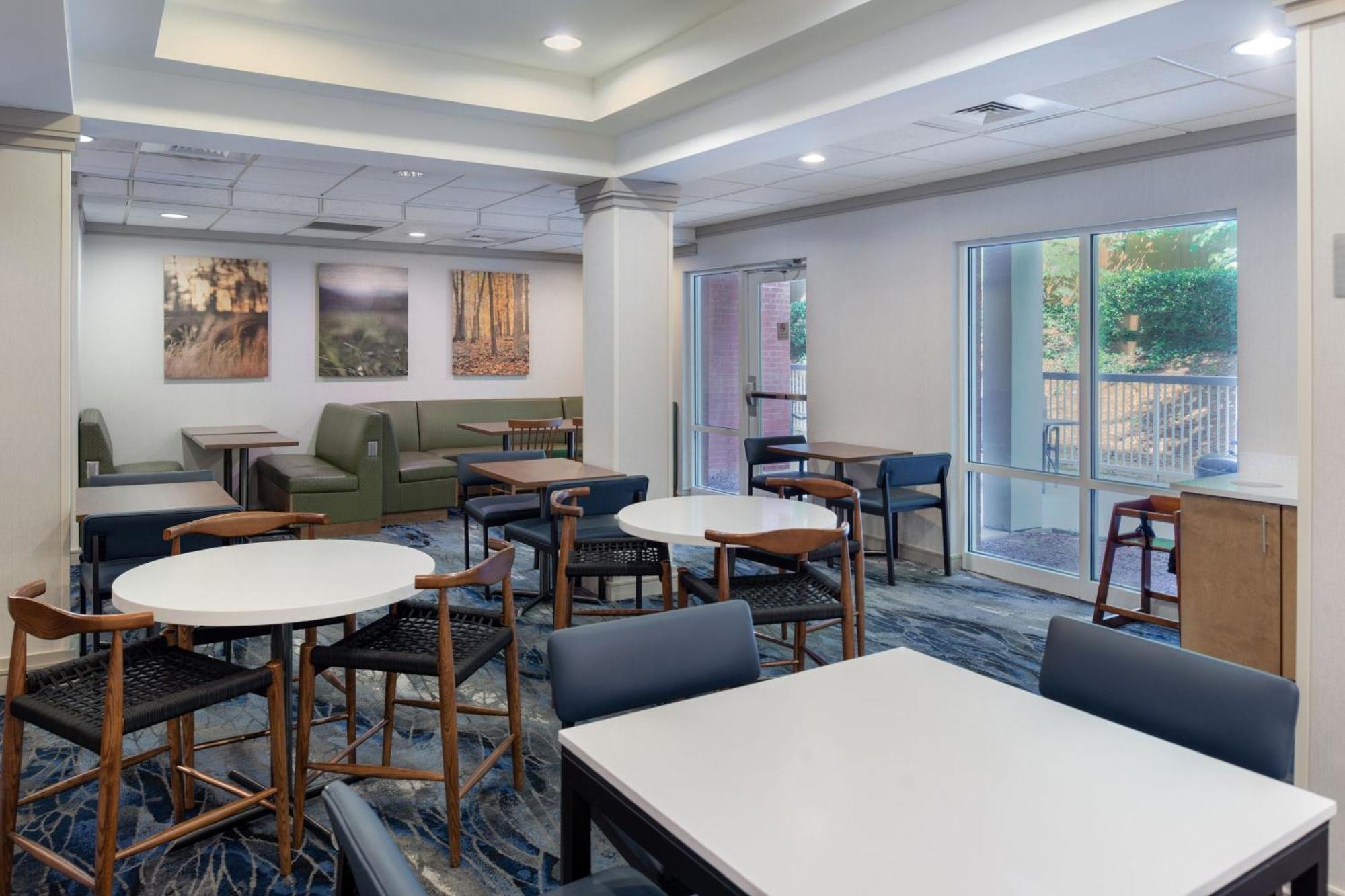 Fairfield Inn & Suites Greensboro Wendover Exterior foto